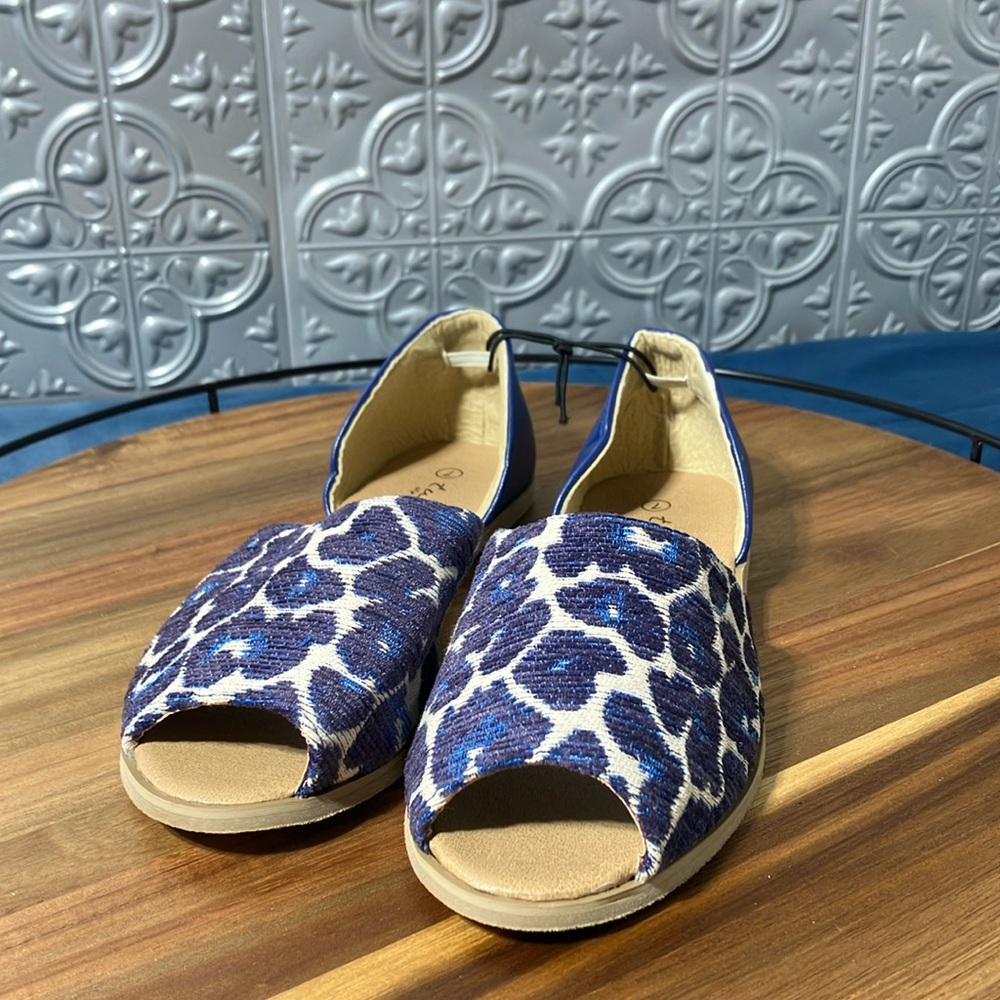 NWT - Twisted Brand Flats